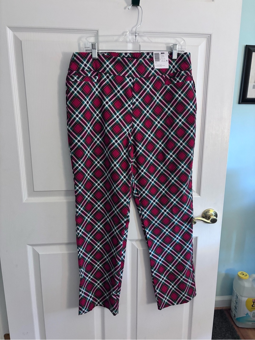 Women’s Red and Green Plaid Pant. NEW